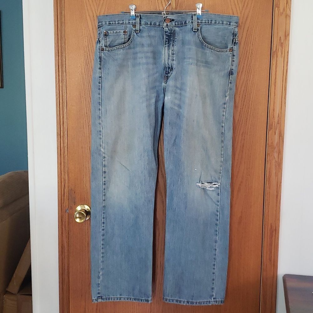 Levi's Red Tag Distressed Jeans Sz 41/31